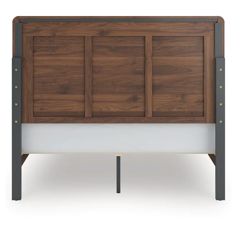 Fortlorn Queen Panel Bed