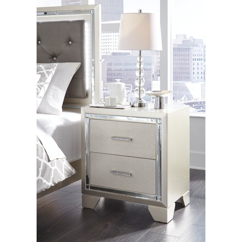 Lonnix Nightstand