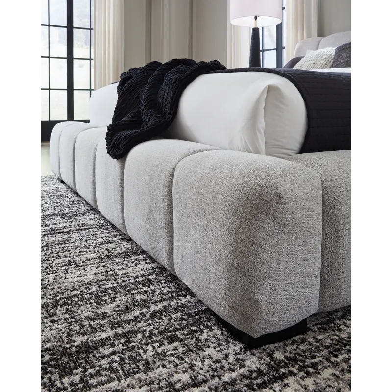 Grendusk King Upholstered Bed