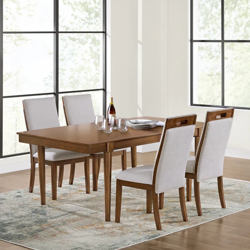 Lyncott Extension Dining Table and 4 Chairs