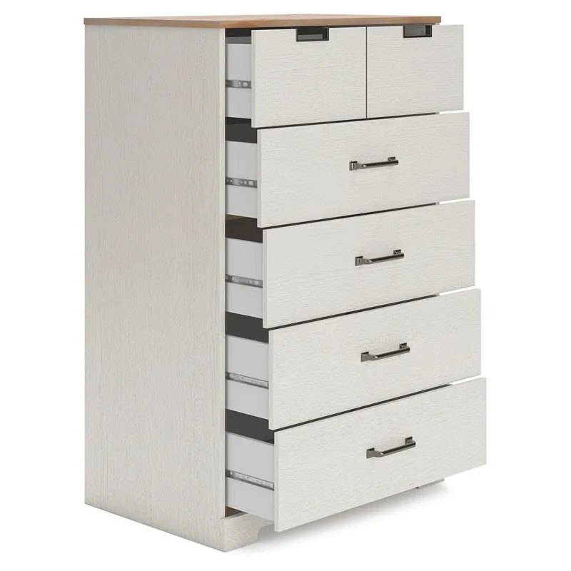Vaibryn Chest of Drawers