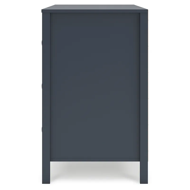 Simmenfort Dresser