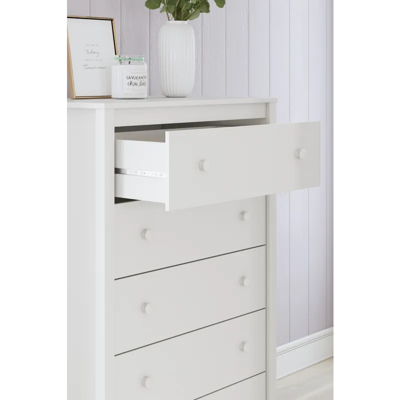 Hallityn Chest of Drawers