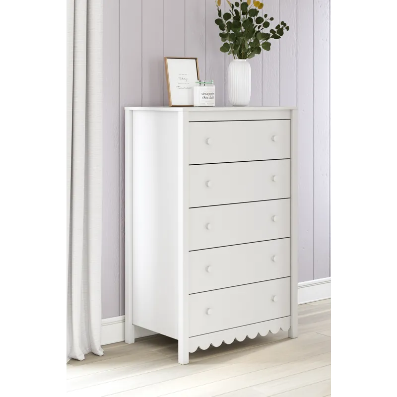 Hallityn Chest of Drawers