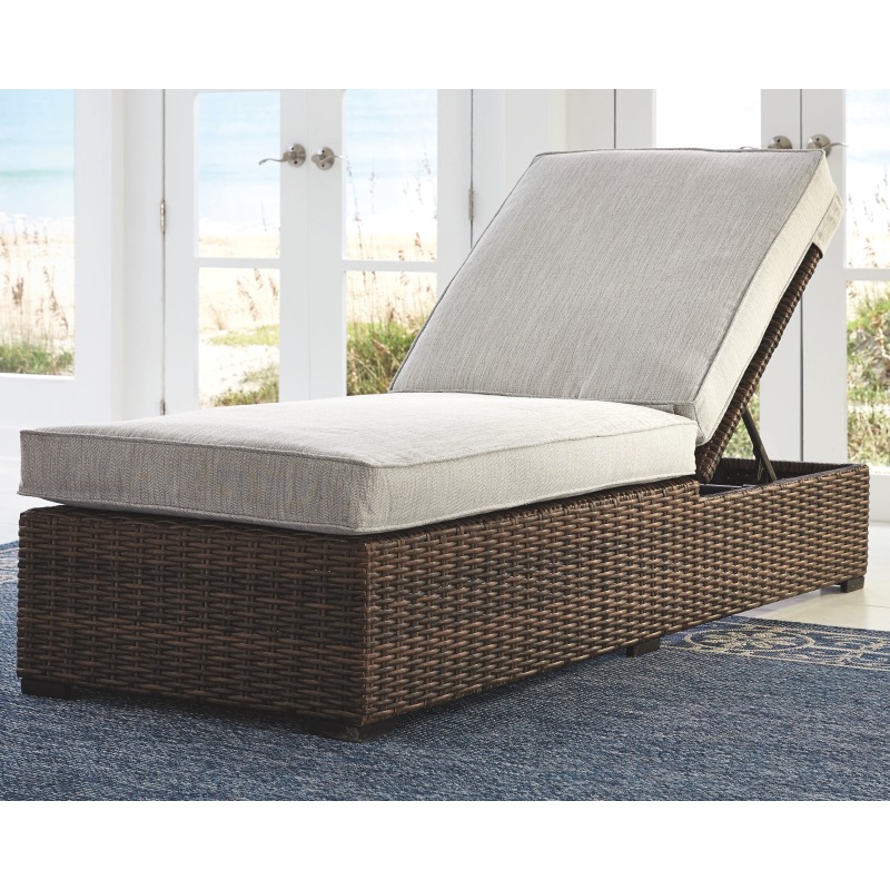 Alta Grande Chaise Lounge with Cushion