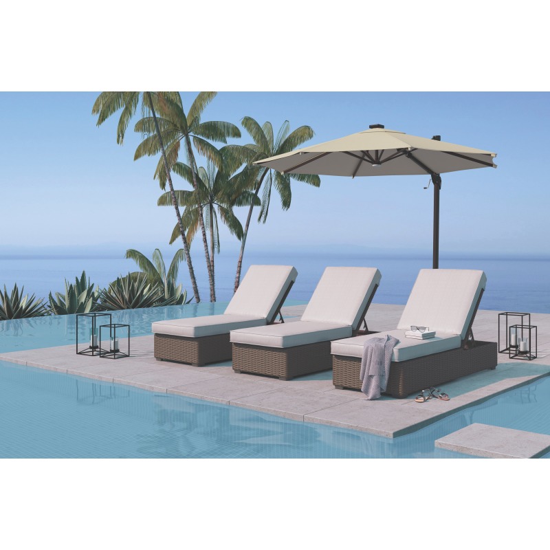 Alta Grande Chaise Lounge with Cushion