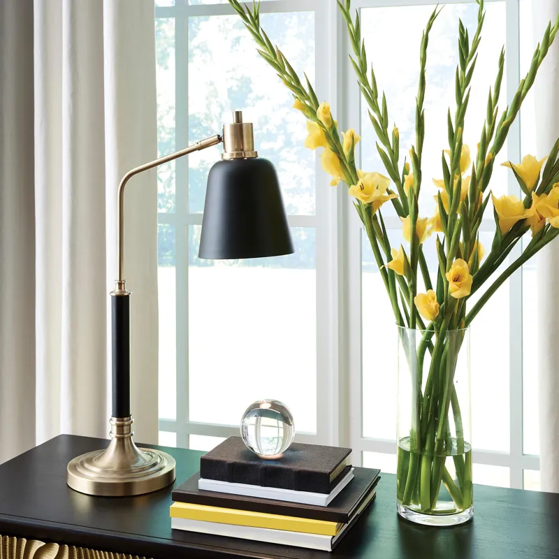 Clairwell Desk Lamp