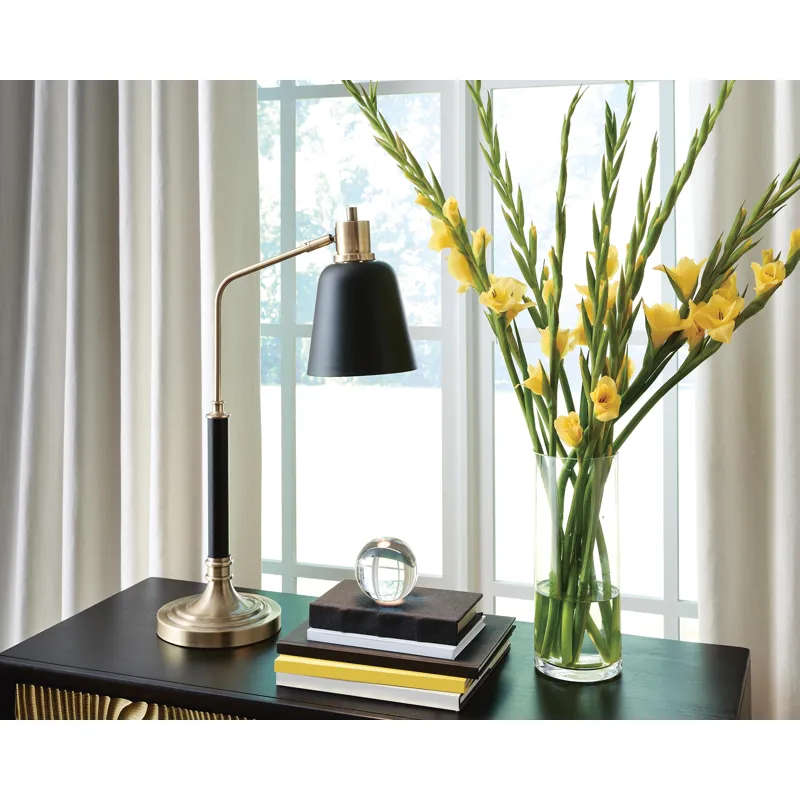 Clairwell Desk Lamp