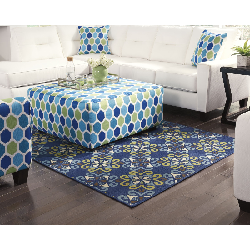 Glerok 7'10" x 10'10" Indoor/Outdoor Rug