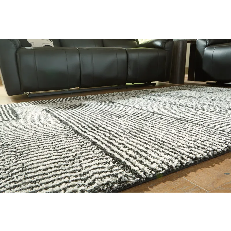 Kurtmen 5\' x 7\' Area Rug