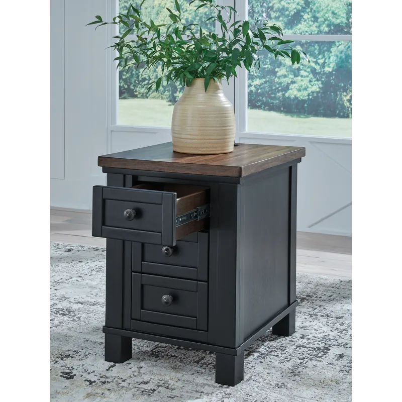 Wildenauer Chairside End Table