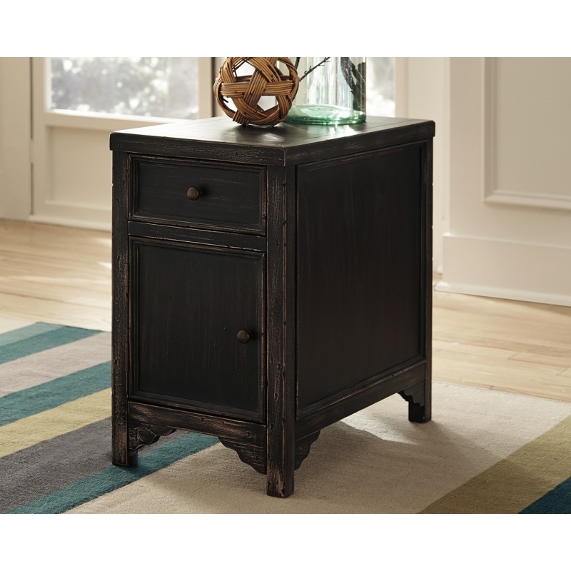 Gavelston Chairside End Table T7327 by Signature Design by Ashley at