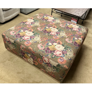 SQ. FLORAL OTTOMAN