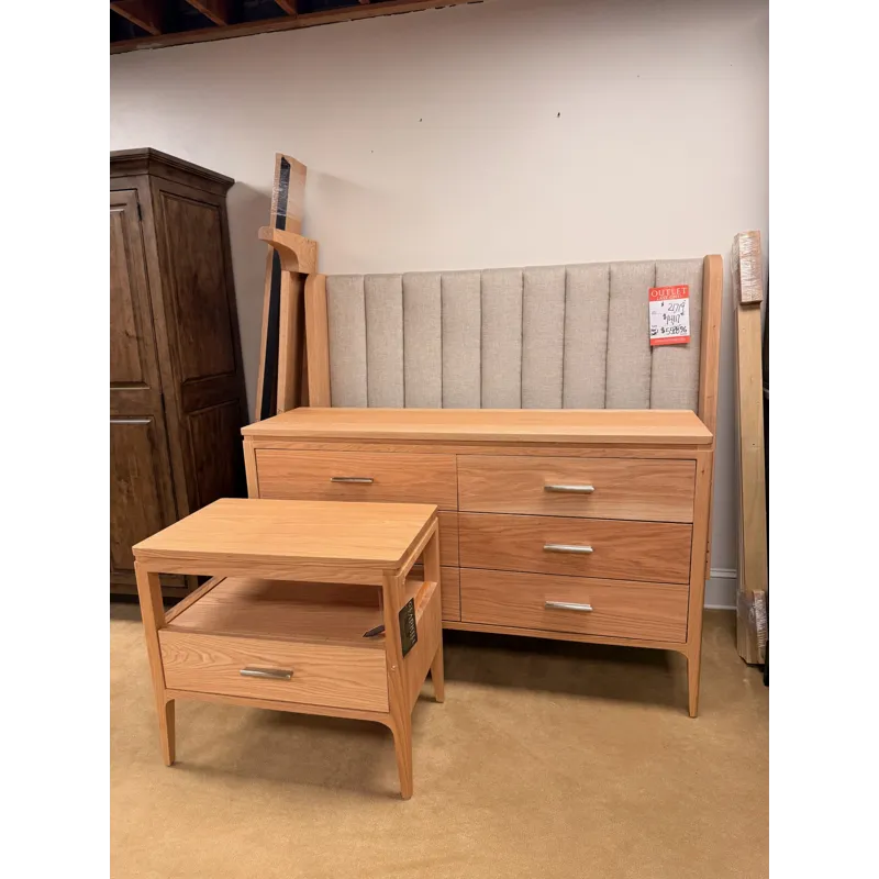 Modern Warm Oak Solid Wood Upholstered Queen 3pc. Bedroom Set