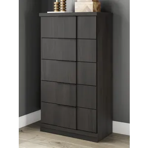 Shaehartin Chest of Drawers