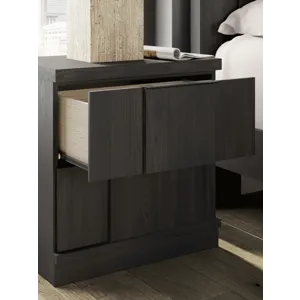 Shaehartin Nightstand