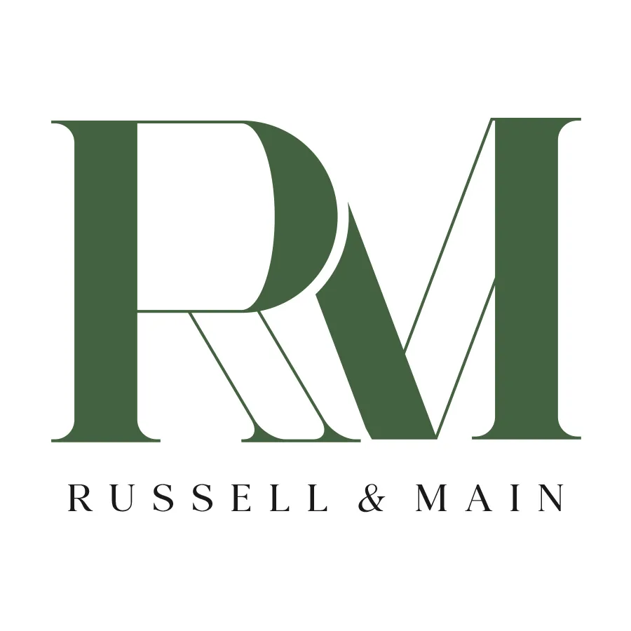 Russell & Main Logo