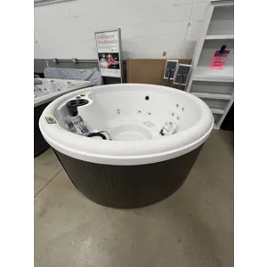 3-Person Hot Tub
