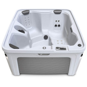 Invite 4-Person Hot Tub