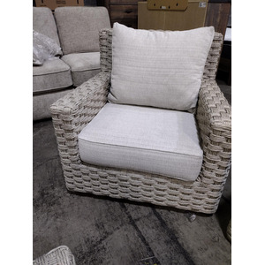 Outdoor Wicker Swivel Armchair