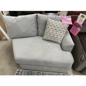 Partial Wedge Seat