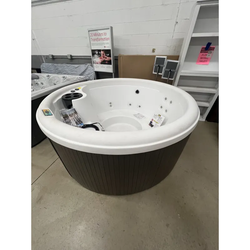 3-Person Hot Tub