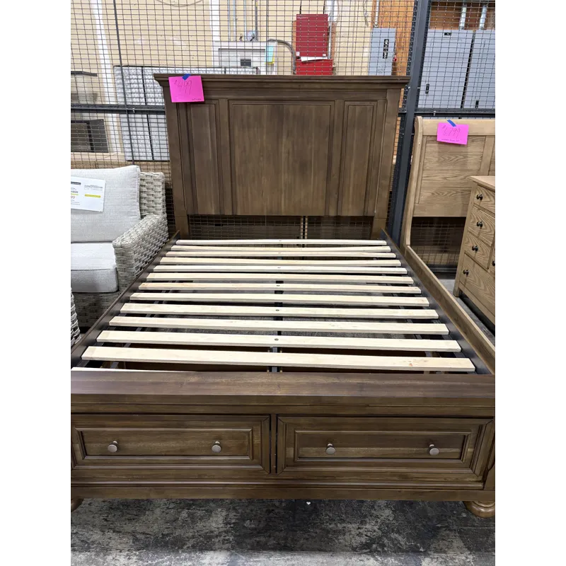 Queen Porter Bed with Storage