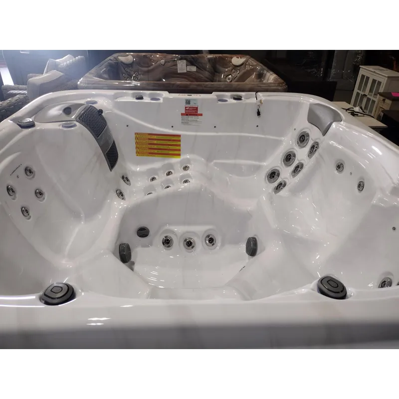 5-Person Hot Tub