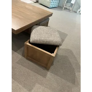 COCKTAIL TABLE WITH 4 STOOLS