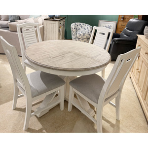 45" ROUND TABLE & 4 CHAIRS