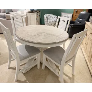 45" ROUND TABLE &amp; 4 CHAIRS