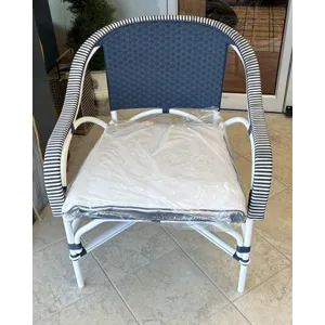 LOUNGE CHAIR &amp; CUSHION SET