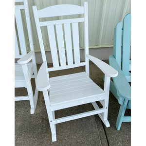 TRADITIONAL ROCKING CHAIR