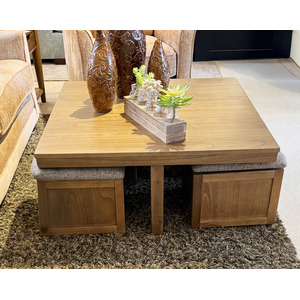 COCKTAIL TABLE WITH 4 STOOLS