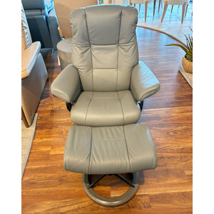 MAYFAIR SMALL SIGNATURE CHAIR