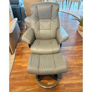 MAYFAIR SMALL SIGNATURE CHAIR