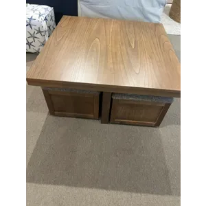 COCKTAIL TABLE WITH 4 STOOLS