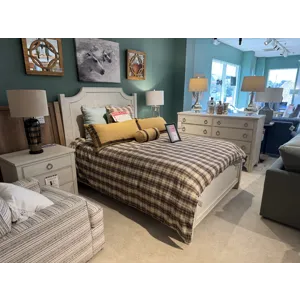 QUEEN BED, DRESSER &amp; NIGHTSTAD