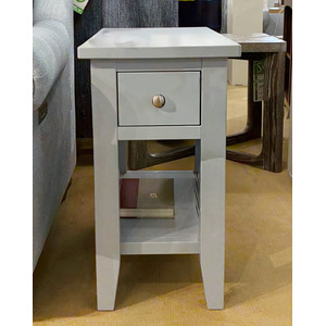 CHAIRSIDE TABLE