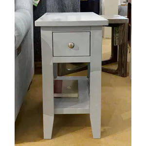 CHAIRSIDE TABLE