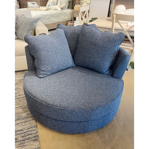 LARGE ROUND SWIVEL CHAIR
