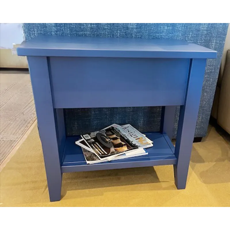CHAIRSIDE TABLE