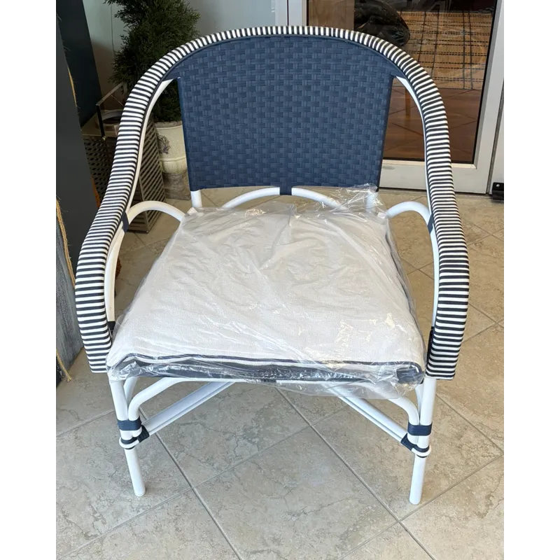 LOUNGE CHAIR &amp; CUSHION SET