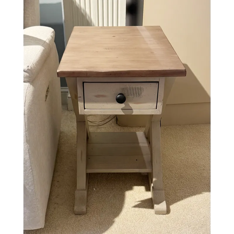 TRESTLE CHAIRSIDE TABLE