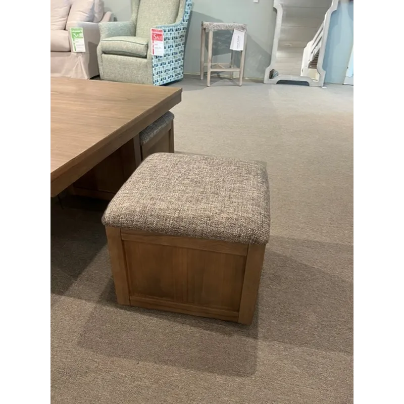 COCKTAIL TABLE WITH 4 STOOLS