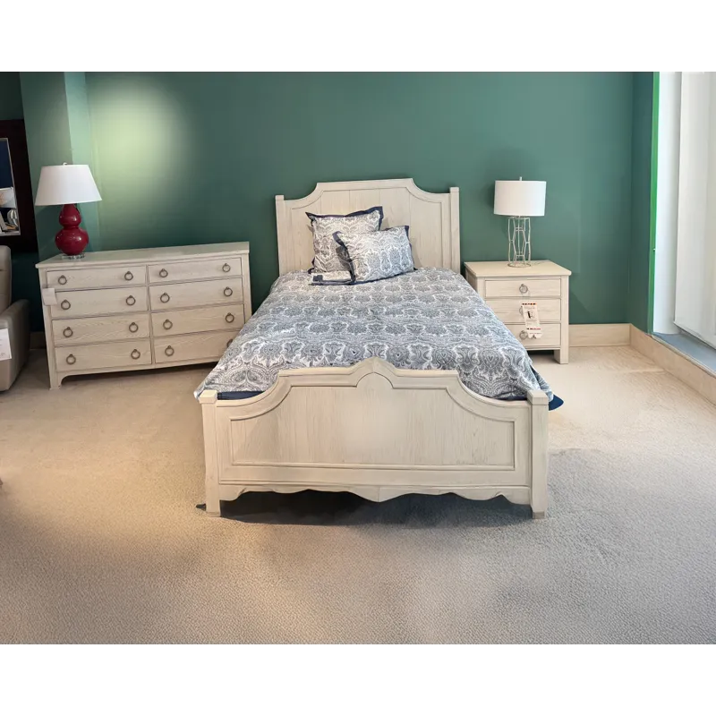 QUEEN BED, DRESSER &amp; NIGHTSTAD