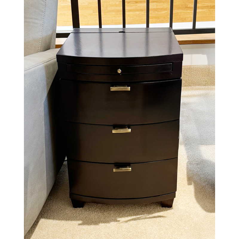 BOWFRONT CHAIRSIDE 7101378 by Hammary Furniture at Oskar Huber