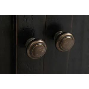 1702_Detail_Knobs.jpg
