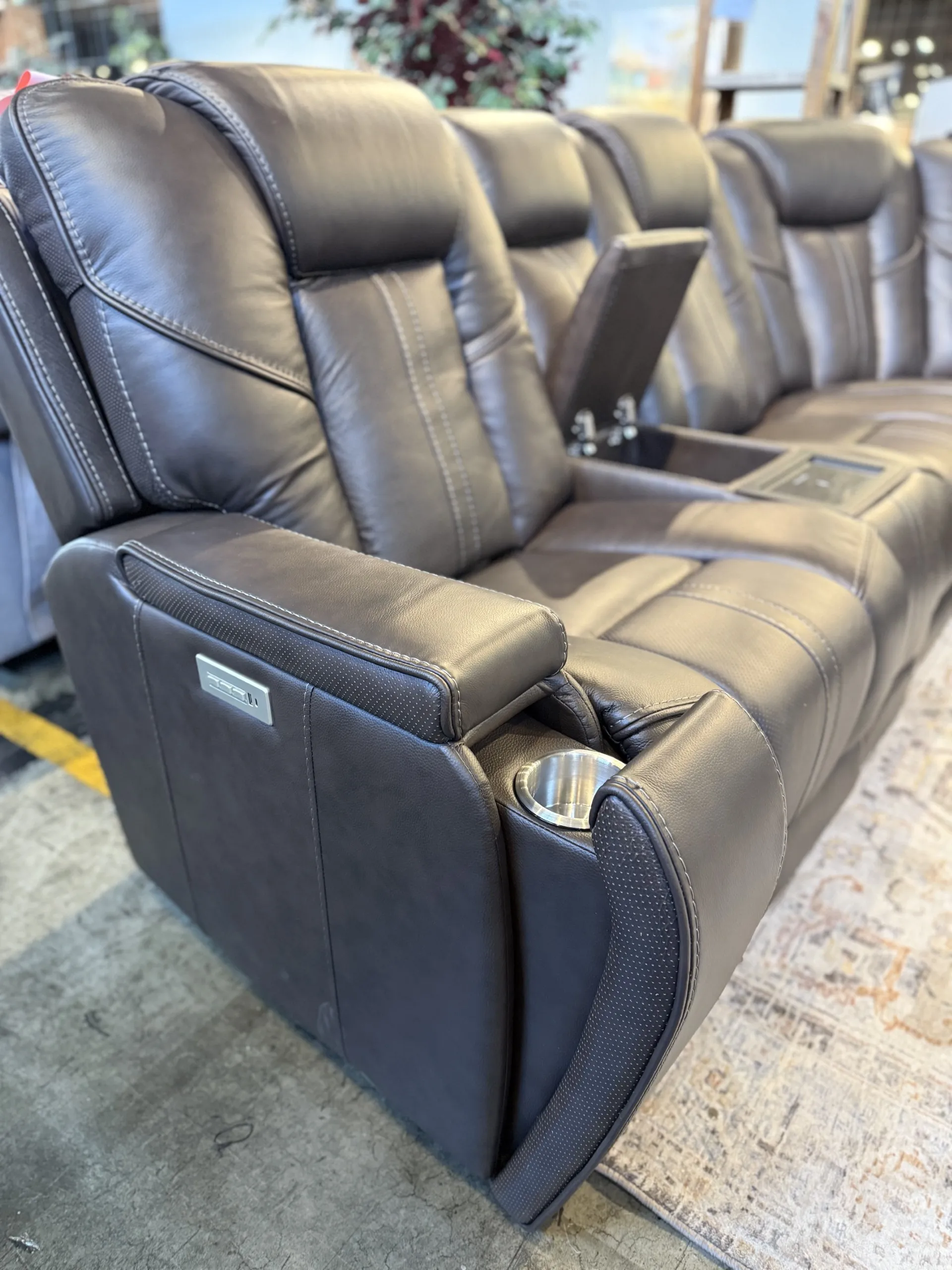 Daniel Kona Earth Immersive Audio 7 Piece Leather Sectional