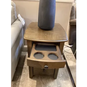 Primo Chairside Table